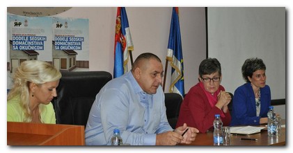 Predsednik opštine Beočin Mitar Milinković potpisao 20 ugovora o dodeli kuća sa okućnicom