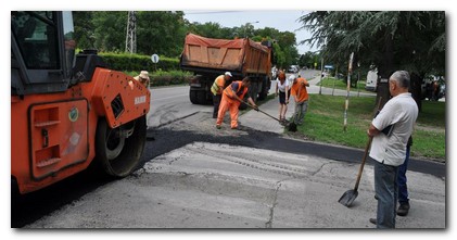 Asfaltiranje ulica i krpljenje udarnih rupa