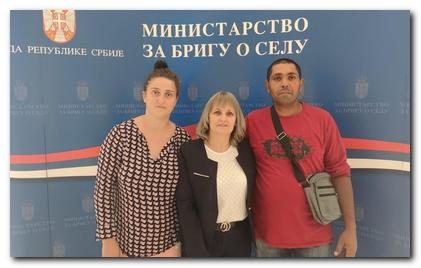 Porodica Nikolić iz Banoštora dobila sredstva za kupovinu kuće na selu