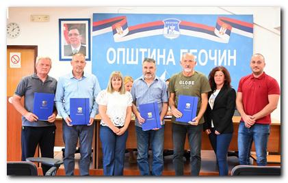 Uručeni ugovori u finansiranju rada udruženja iz oblasti kulture, obrazovanja i umetnosti kao i ugovori u finansnjiranju projekata crkava i verskih zajednica na teritoriji opštine Beočin
